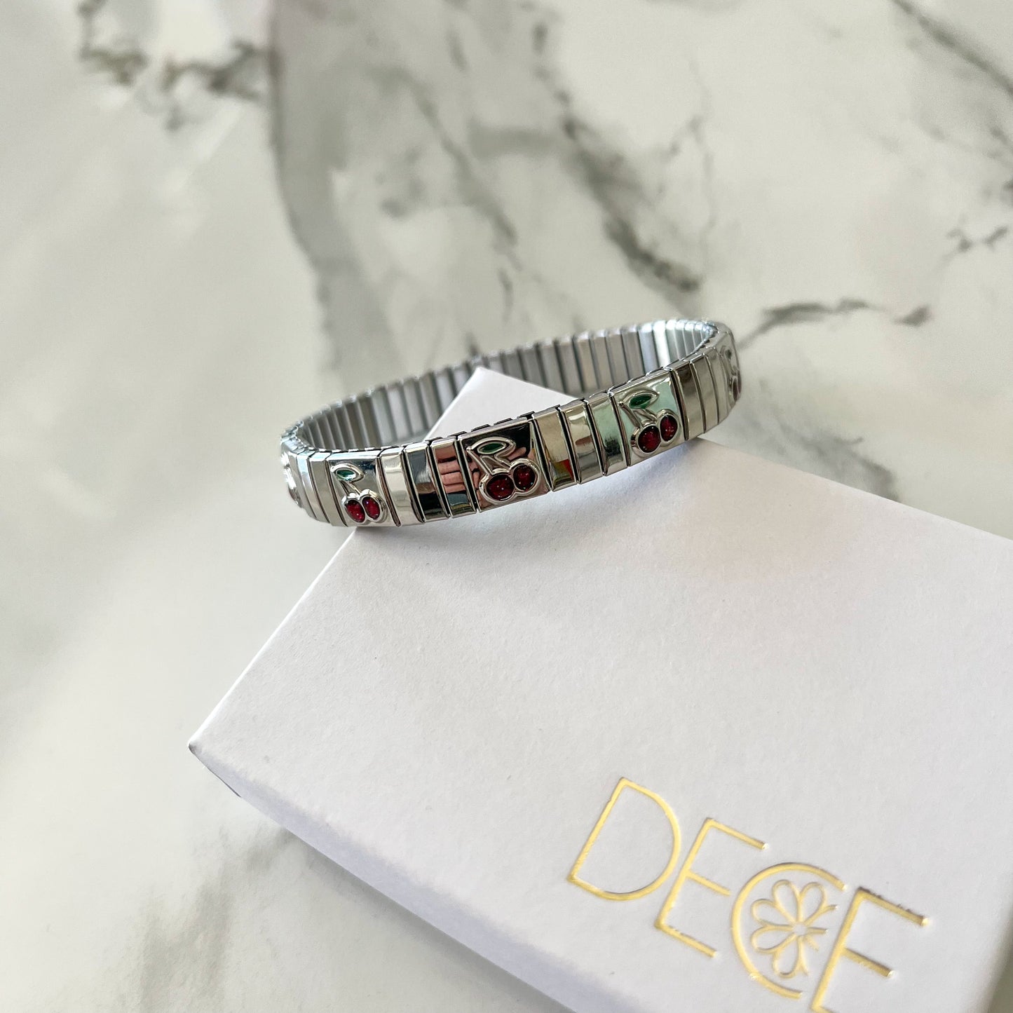 Brazalete cherry plateado