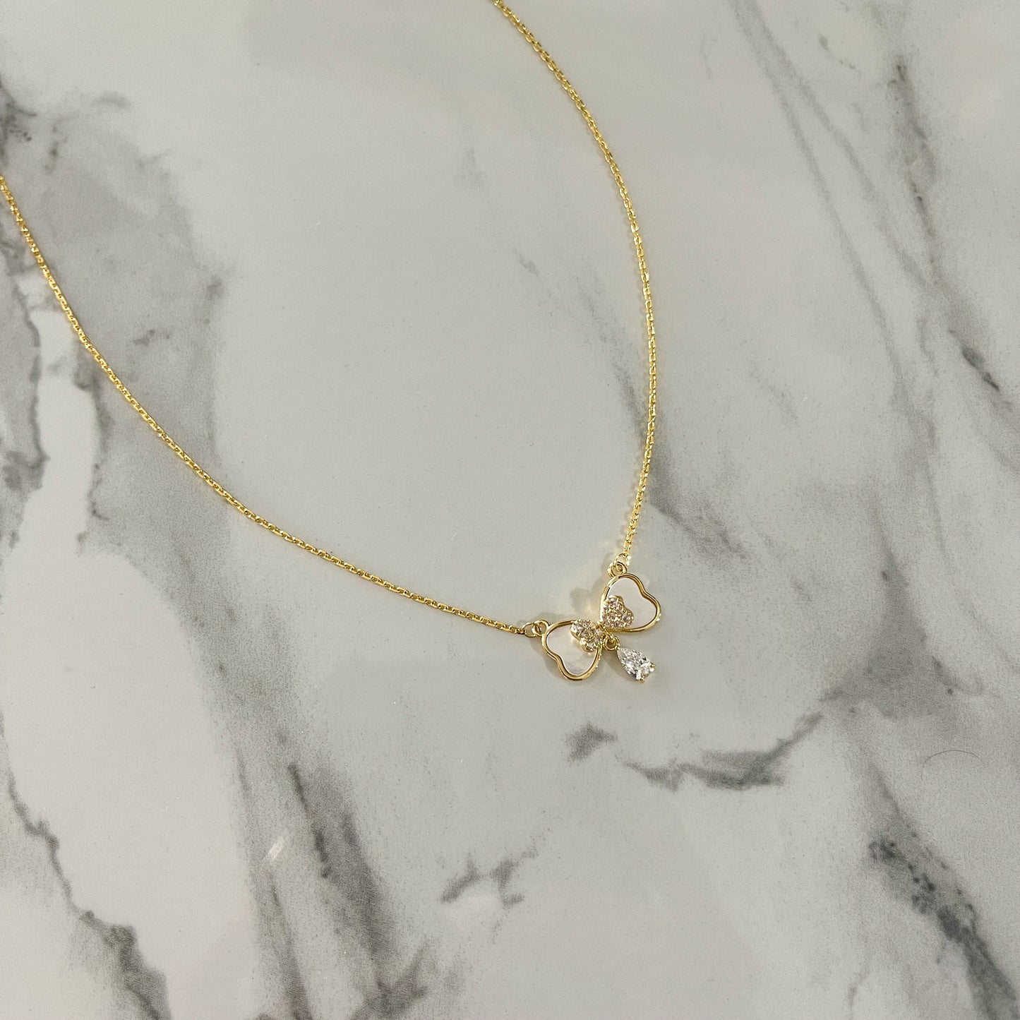 Collar moño