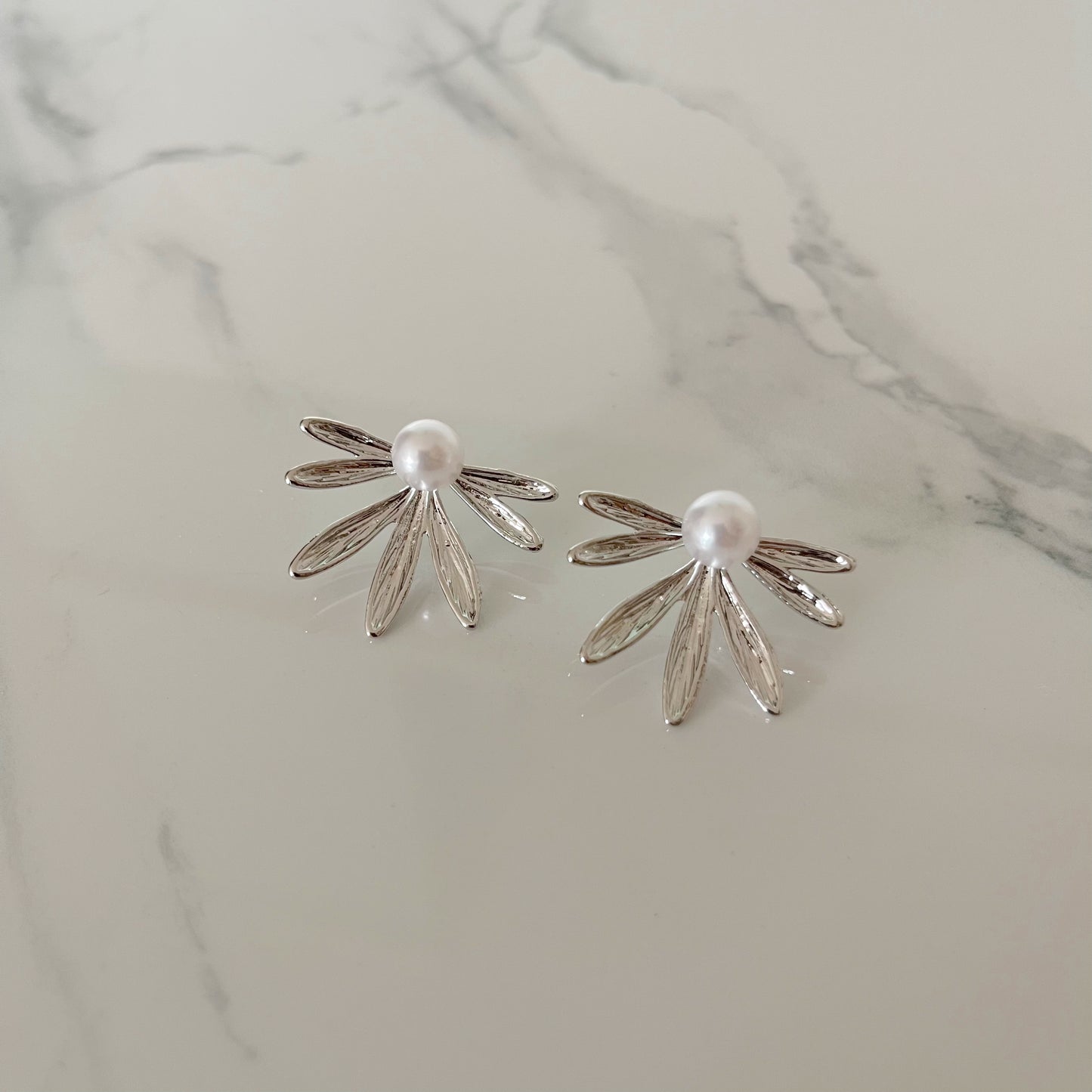 Aretes Flora
