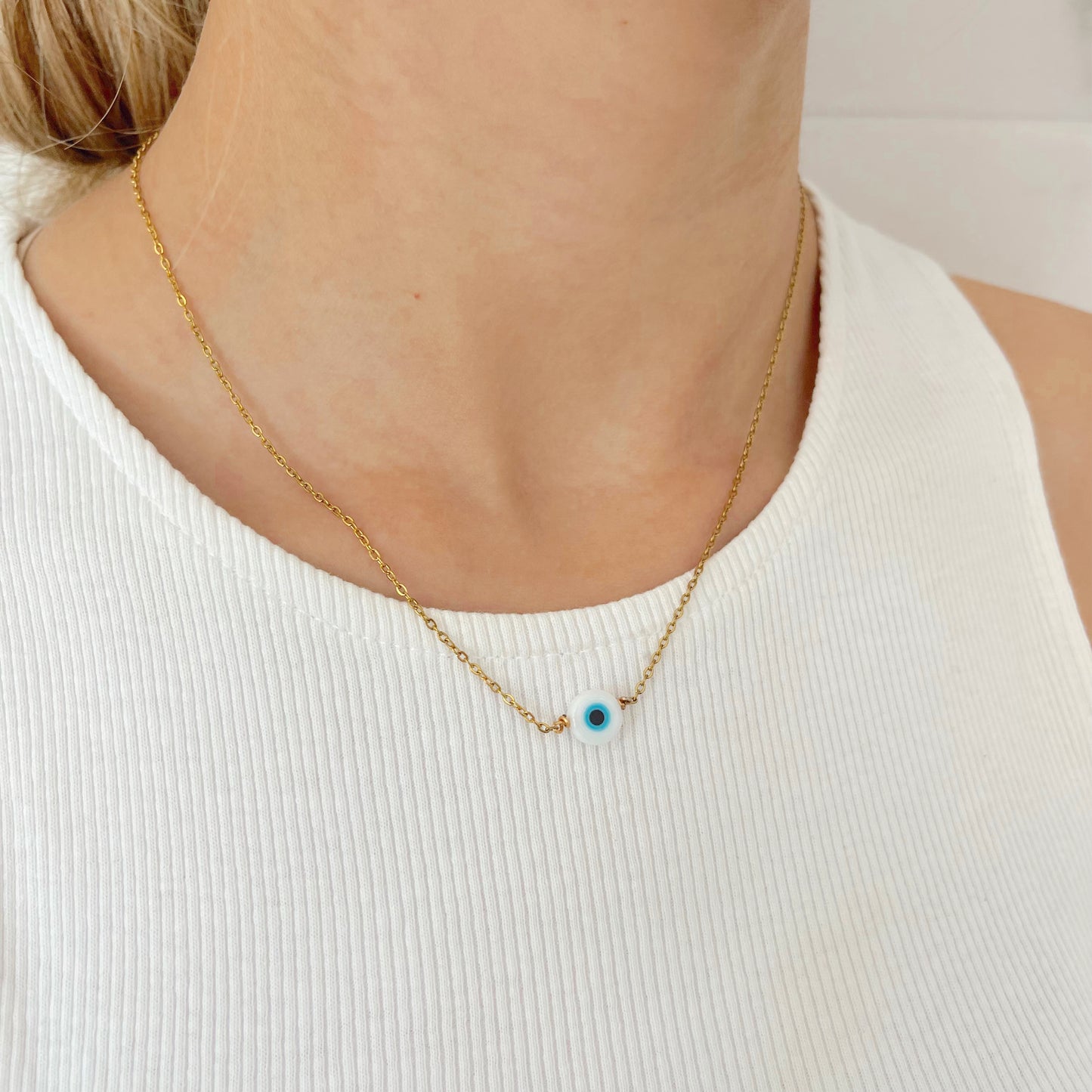 Collar ojo sencillo