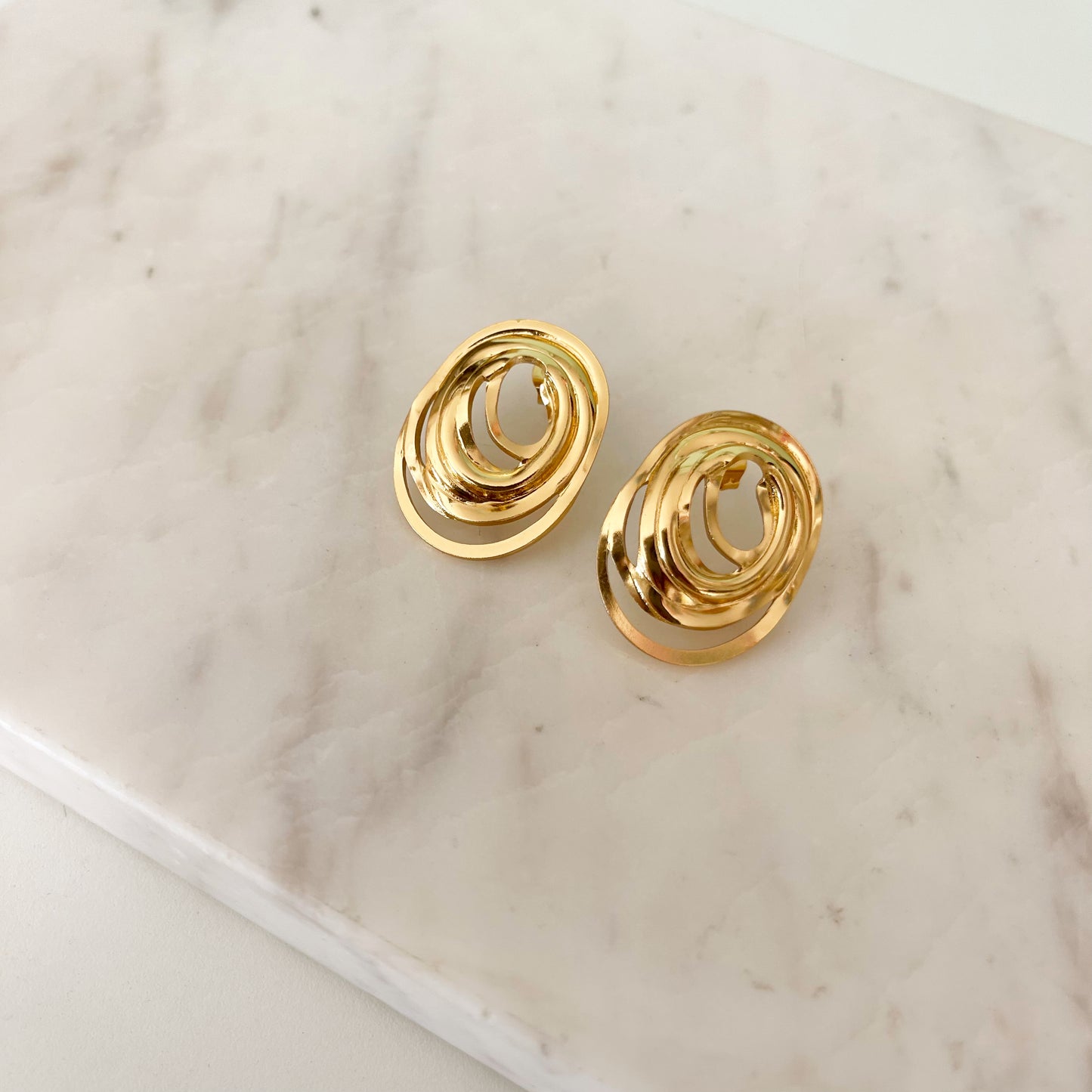 Aretes Dinora dorados
