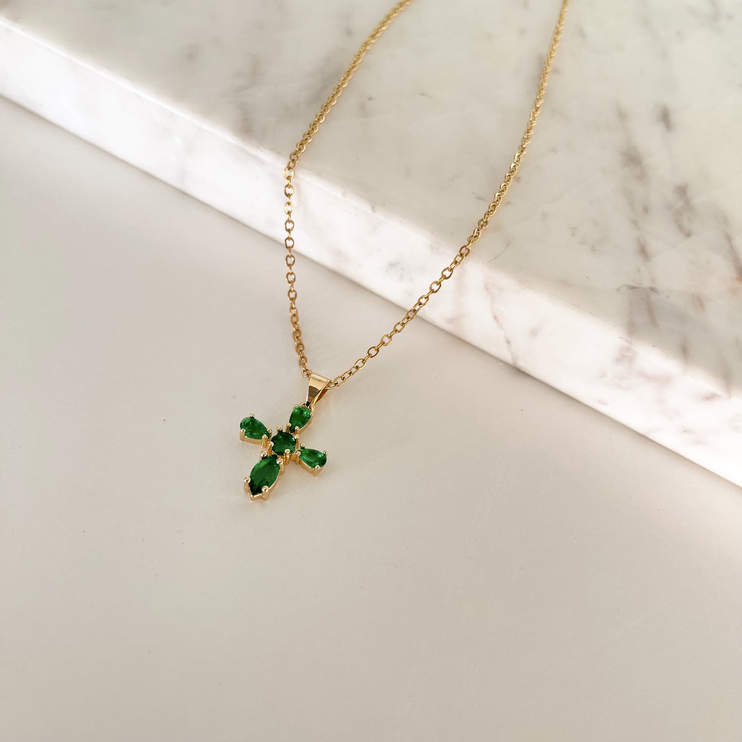 Collar cruz mini verde