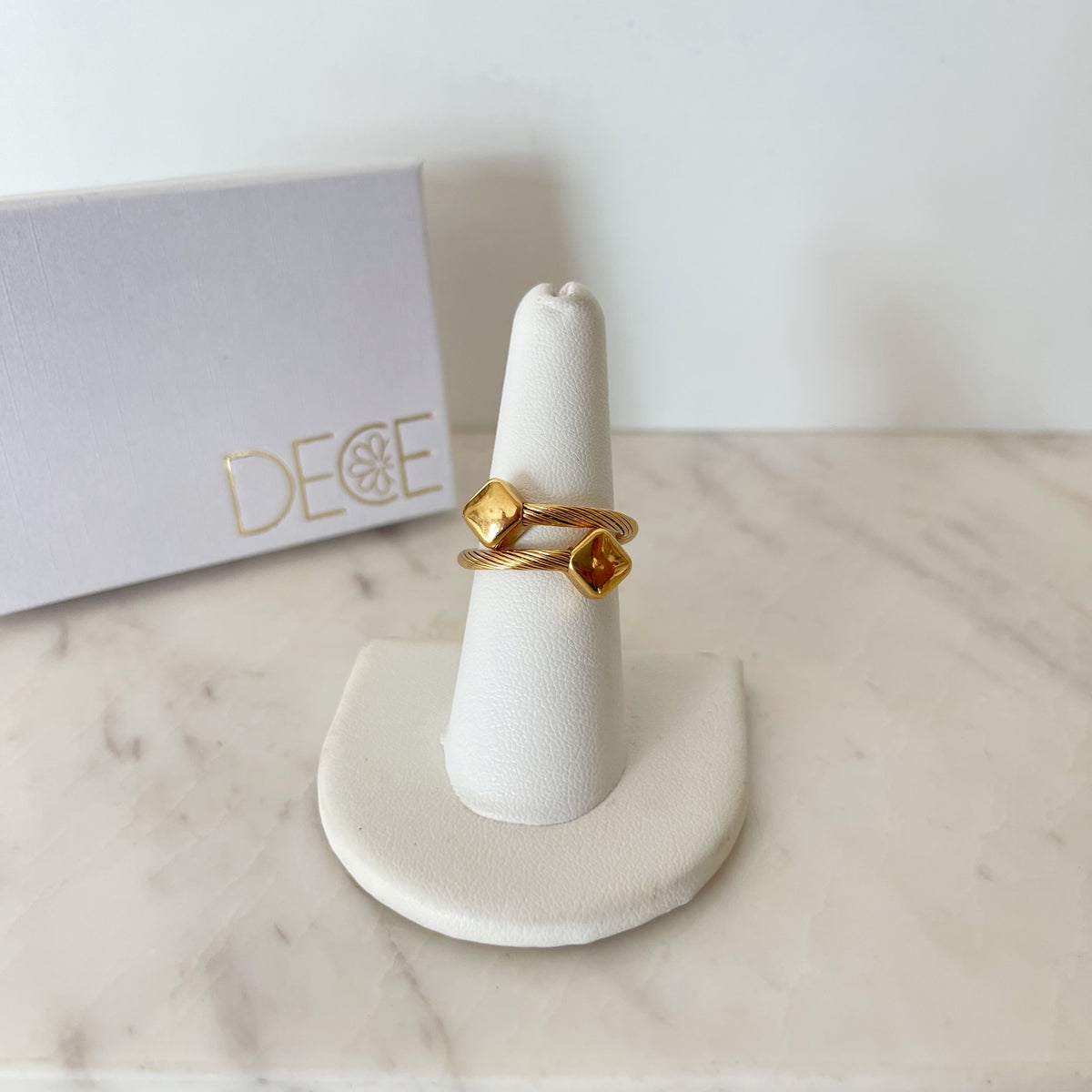 Anillo Laura