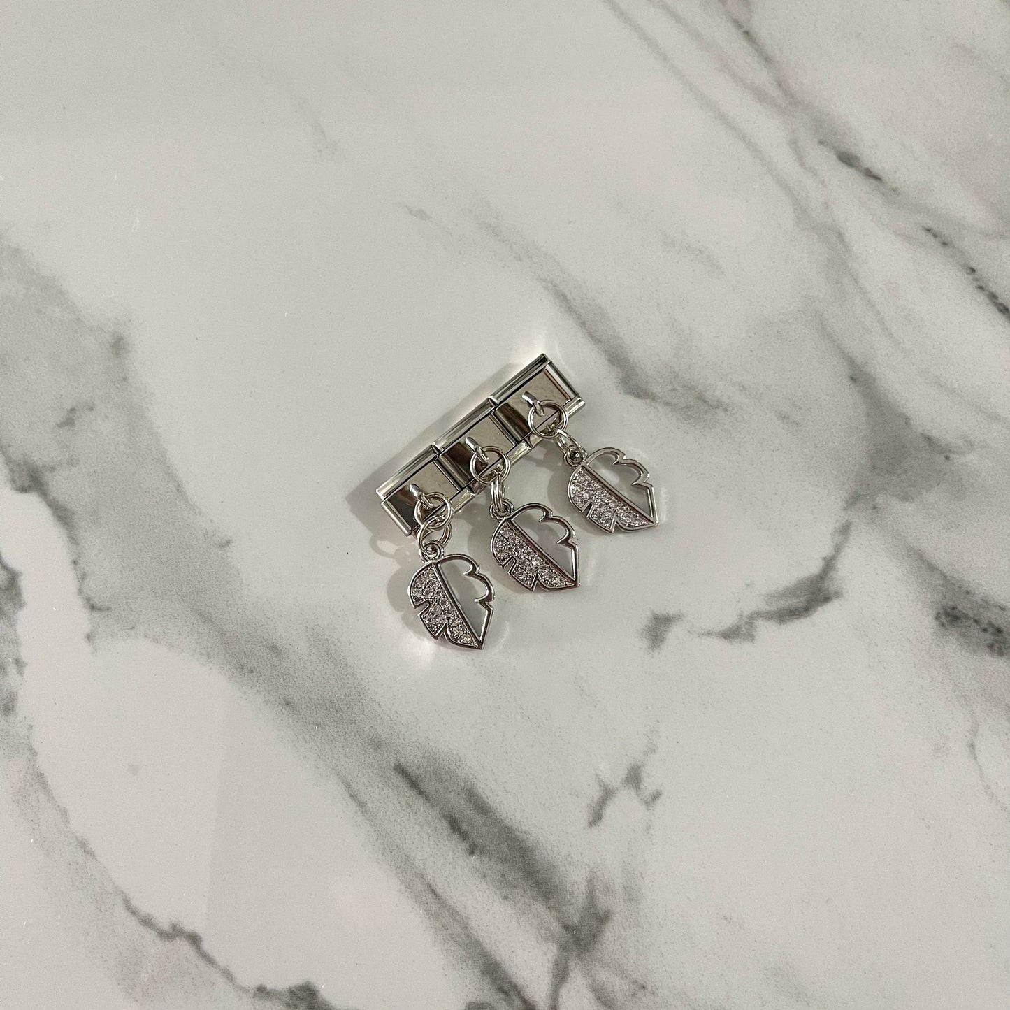 Charm hojas