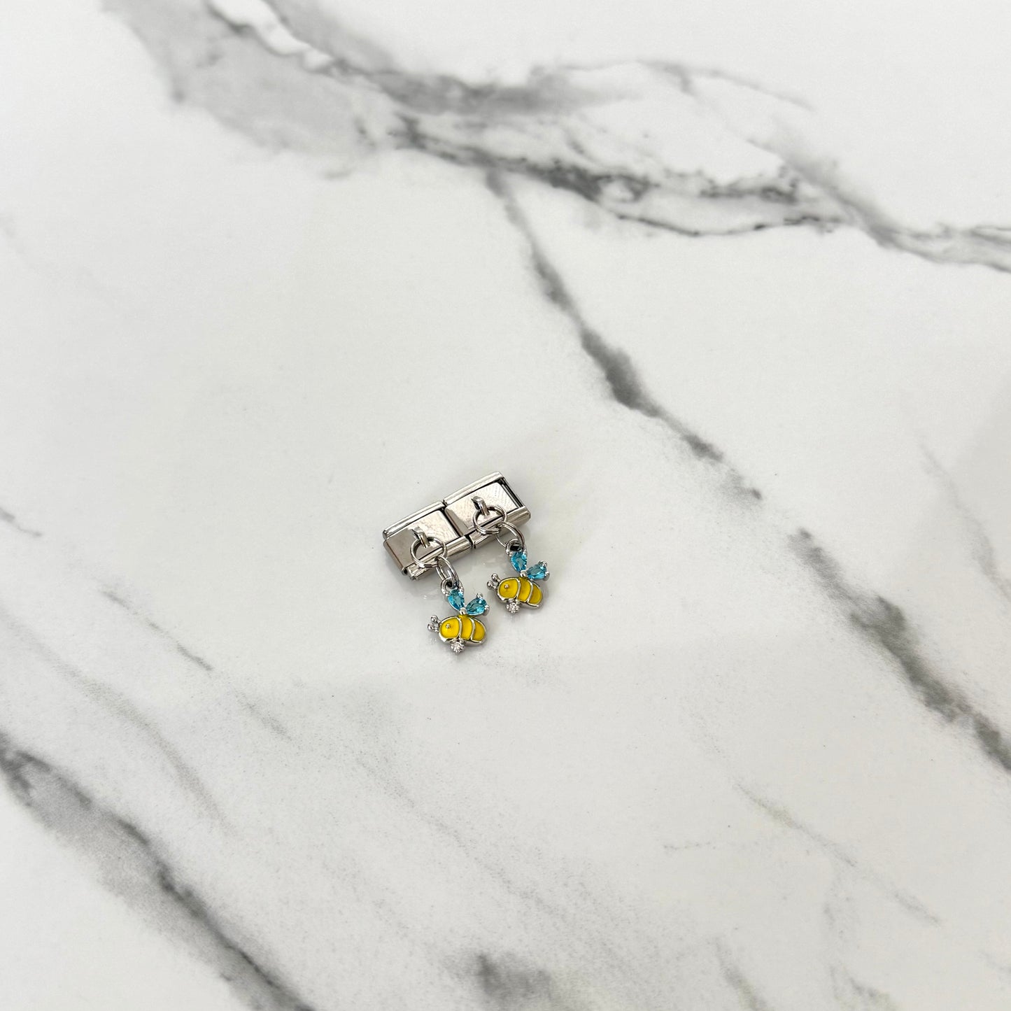 Charm abeja