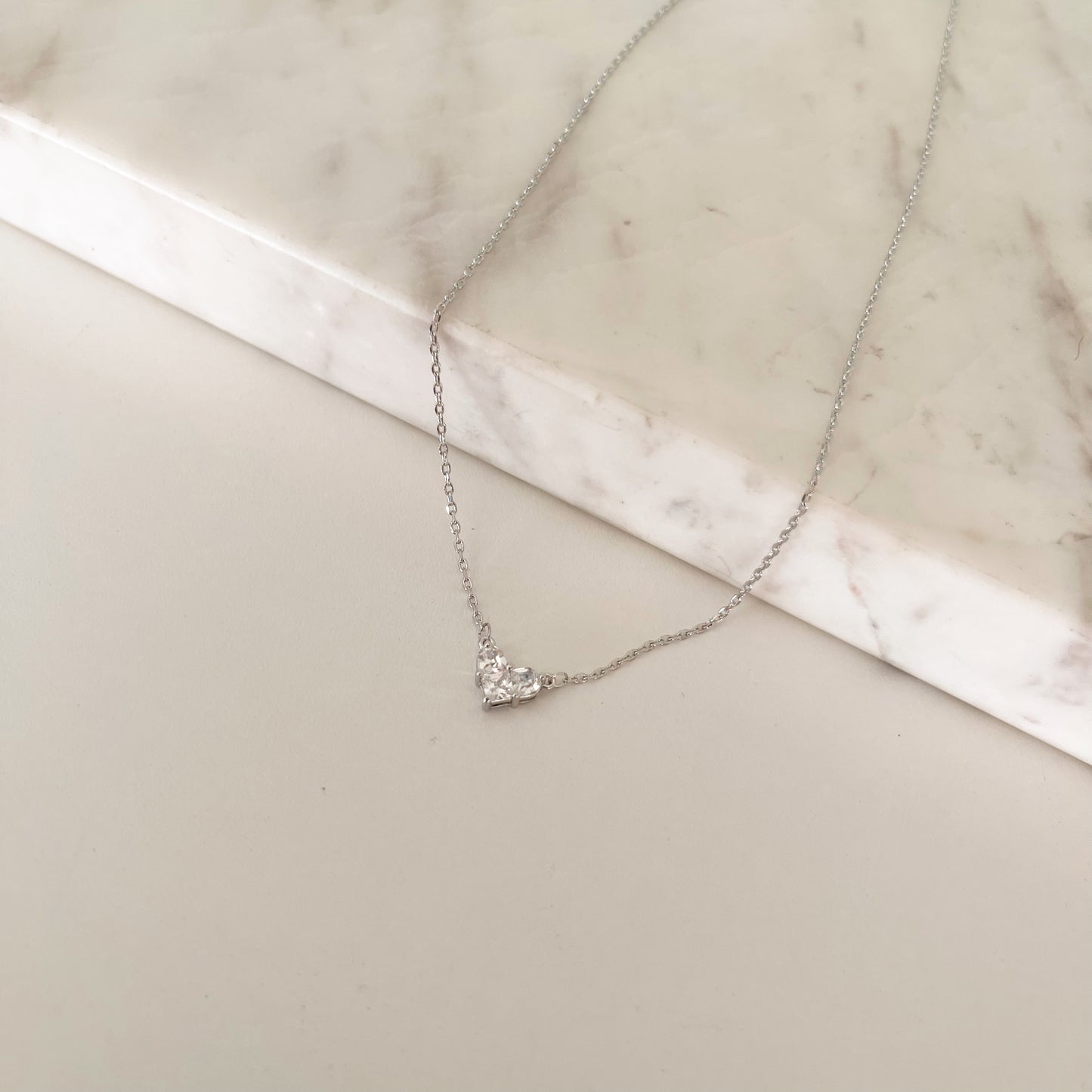 Collar corazón plateado