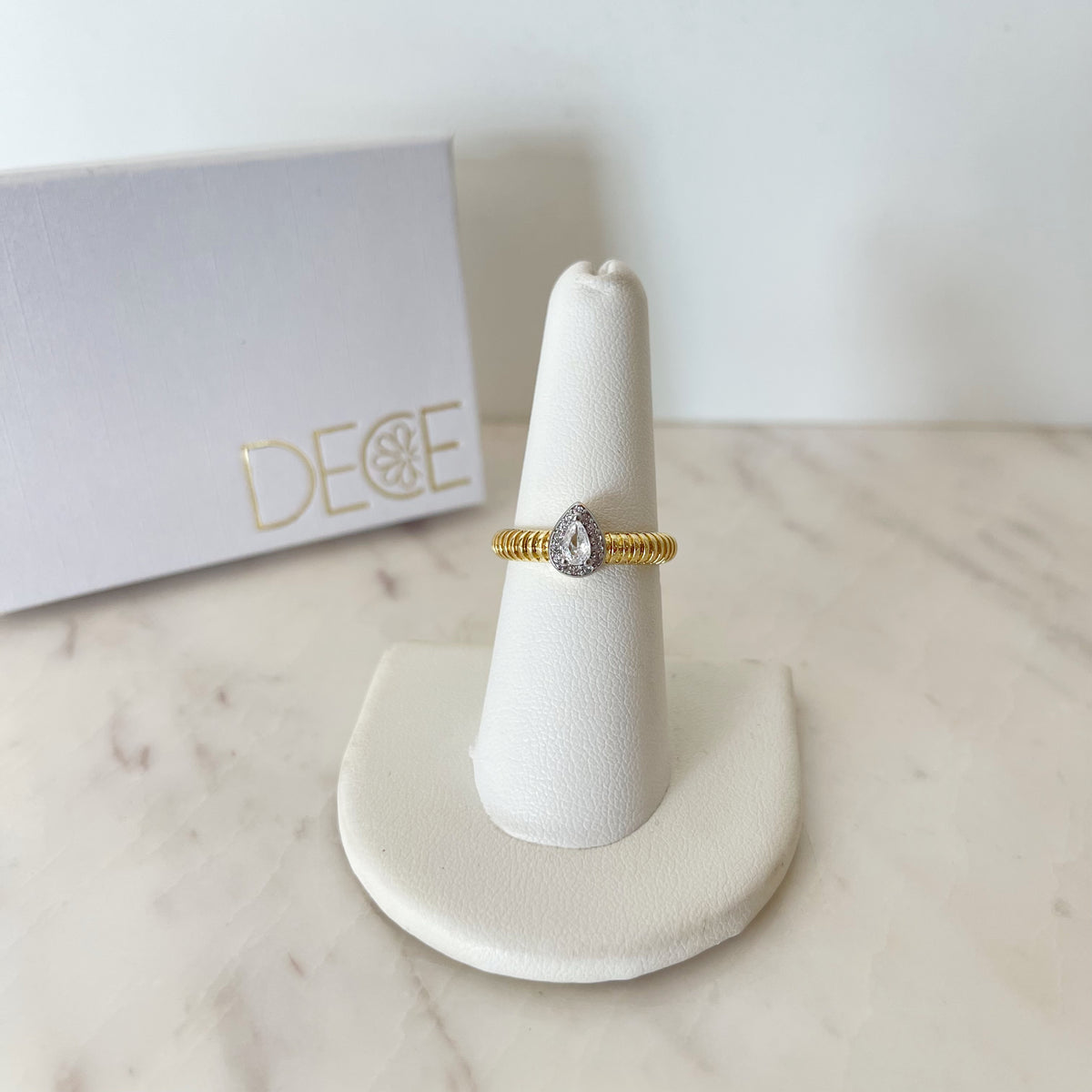 Anillo Celina