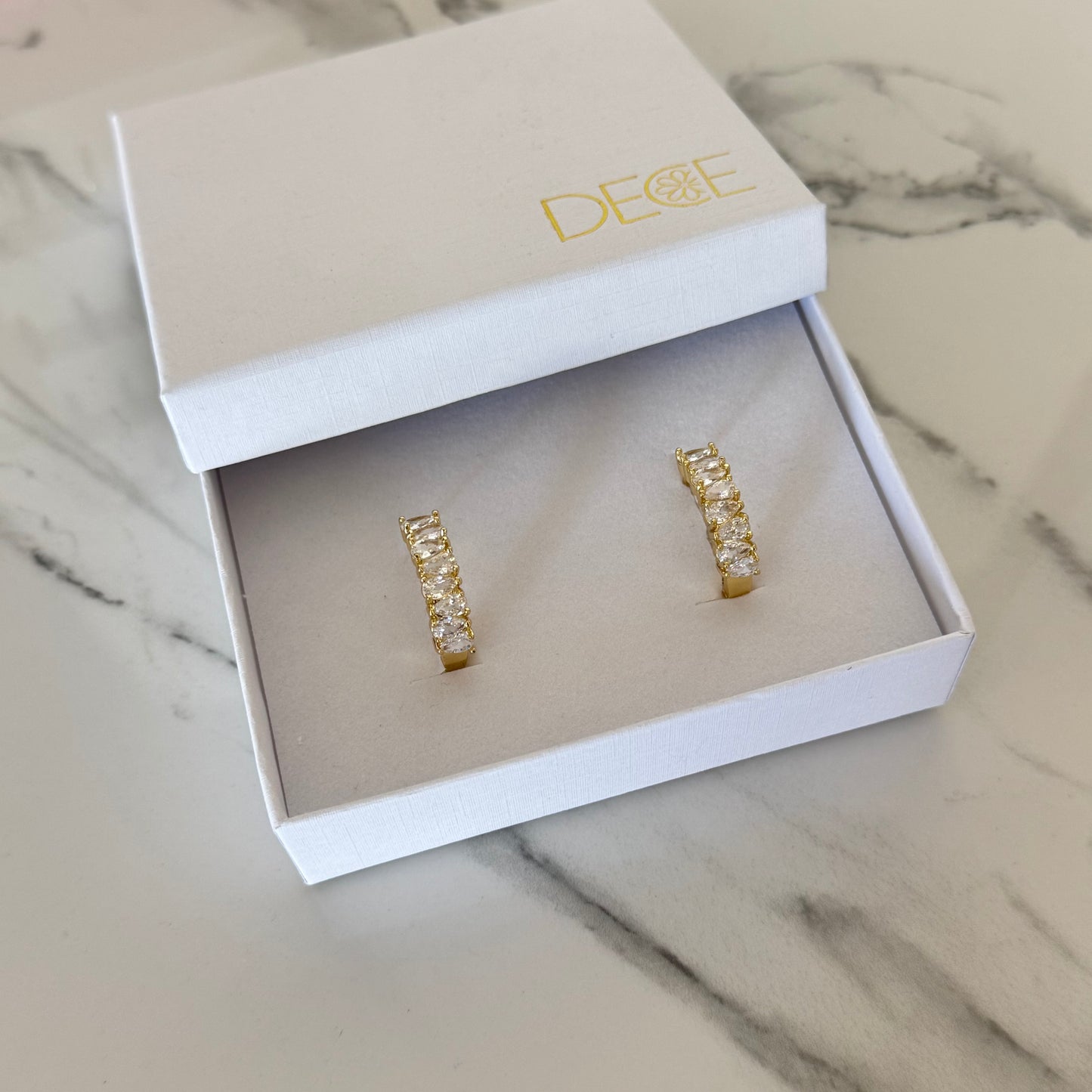 Arracada zirconia