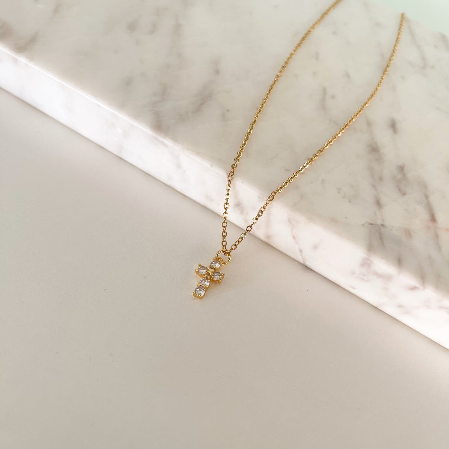 Collar cruz mini zirconias