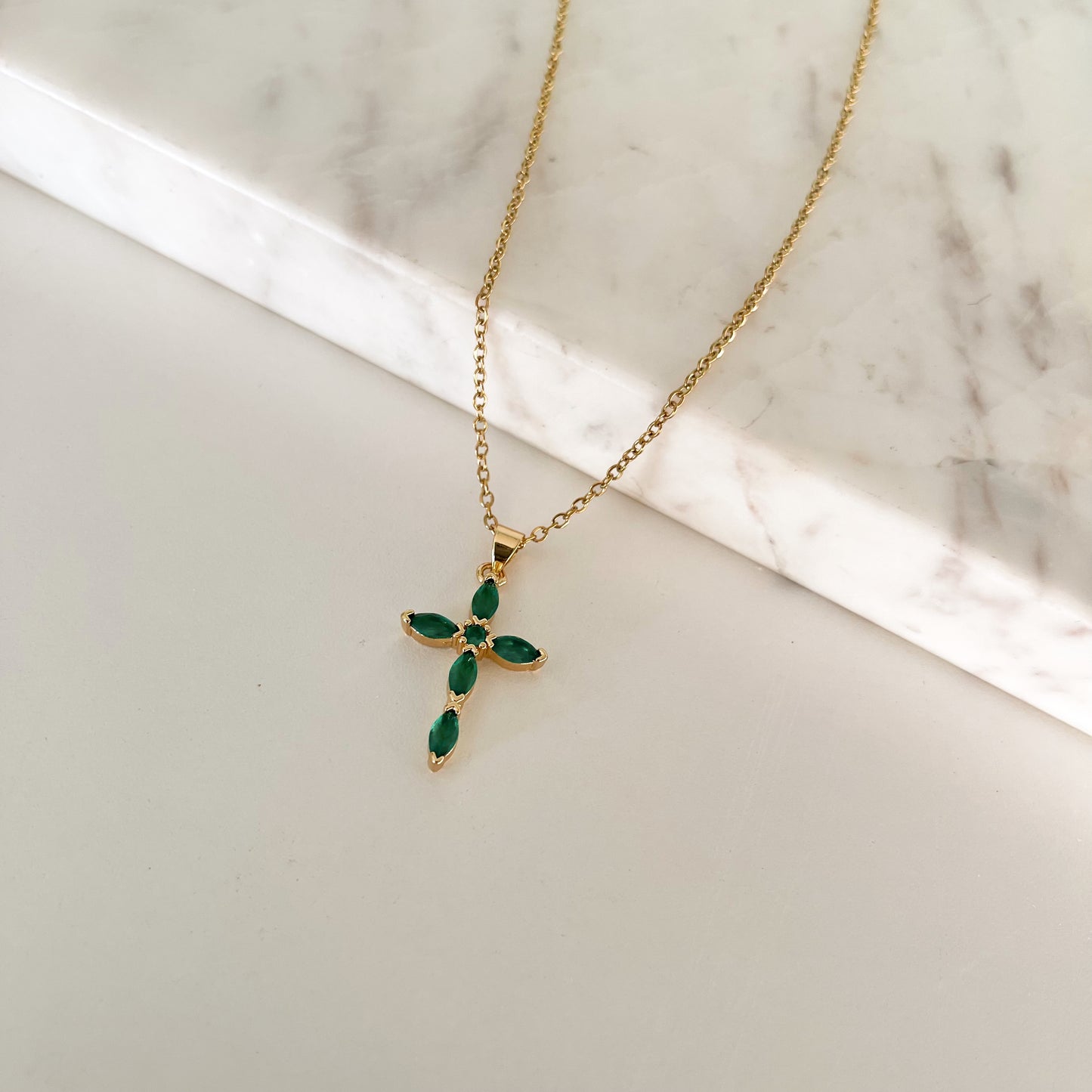 Collar Cruz verde