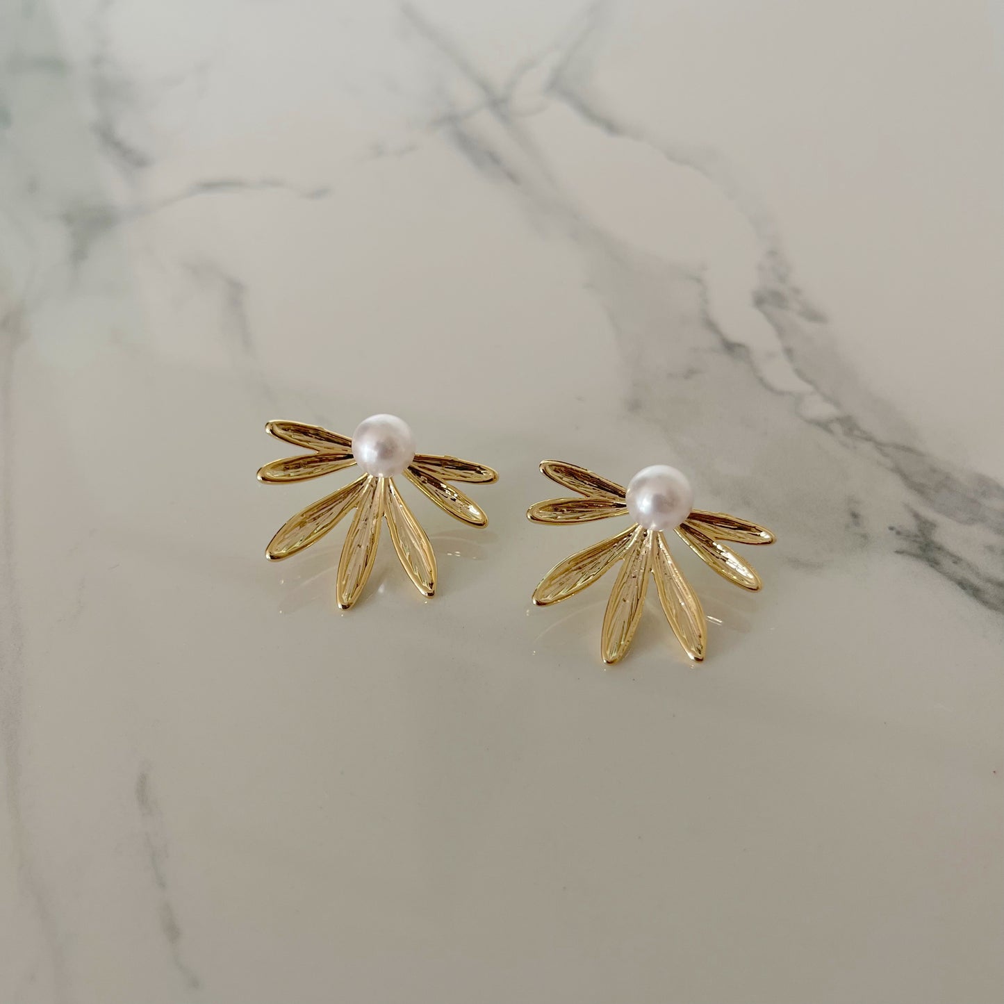 Aretes Flora
